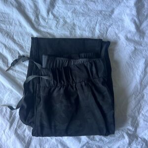 Lululemon on the fly pants
